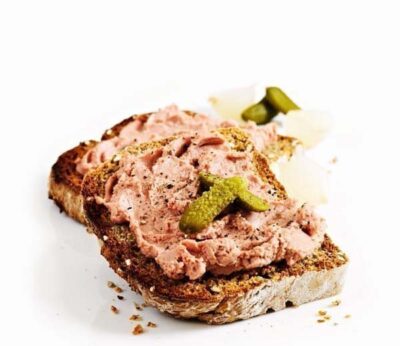 Paté de pollo con pepinillos