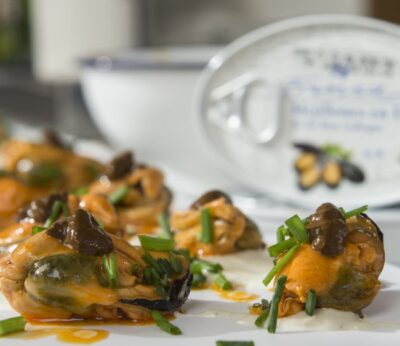 Mejillones con ajoblanco de anacardos