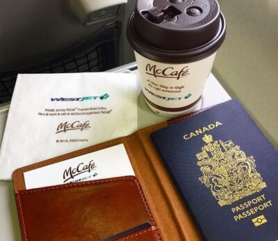 Ya puedes beberte un café de McDonald’s en esta aerolínea