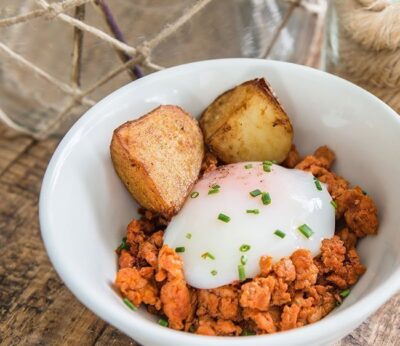 Zorza con huevos y cachelos