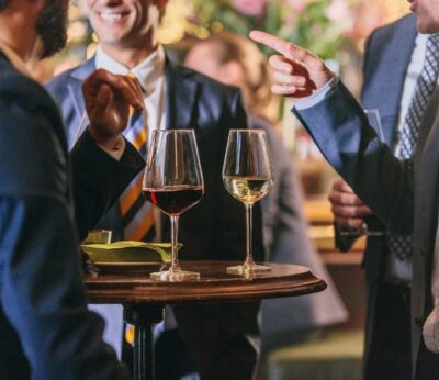 Celebra la vida con una copa en la mano