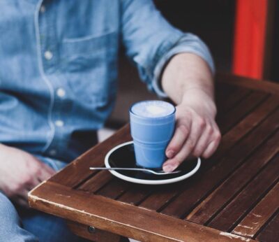 El ‘blue latte’ ha llegado a Religion Coffee