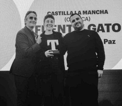 Tapas Vídeo | Josie entrega la T de Oro de Castilla-La Mancha a Olga García y Álex Paz (Fuentelgato)