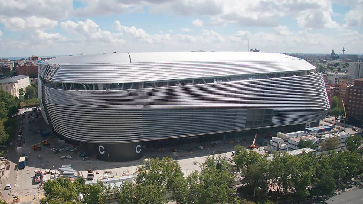 A mini copy of the SANTIAGO BERNABEU STADIUM. Putting together a