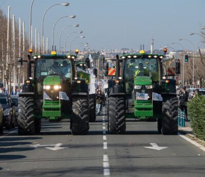 Economía.- El sector agrario se organiza en grupos de WhatsApp para protestar el martes en Lugo contra políticas de UE