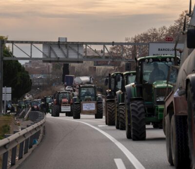 Economía.- La cadena de valor del gran consumo pide a agricultores que no paralicen la libre circulación de mercancías