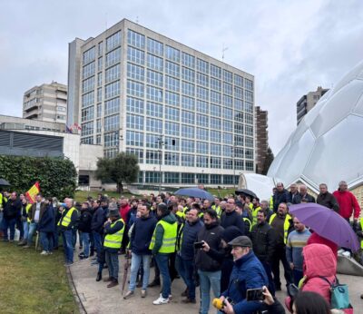 Economía.- Los agricultores se concentran ante la Delegación del Gobierno en Valladolid al grito de ‘a por los Goya’