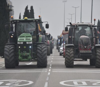 Economía.- Los agricultores de Aragón inician la séptima jornada de protestas en la N-232, en Híjar (Teruel)