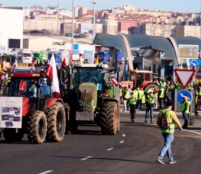 Economía.- Makro sigue de cerca las protestas de agricultores, que por ahora no afectan a la cadena de suministro