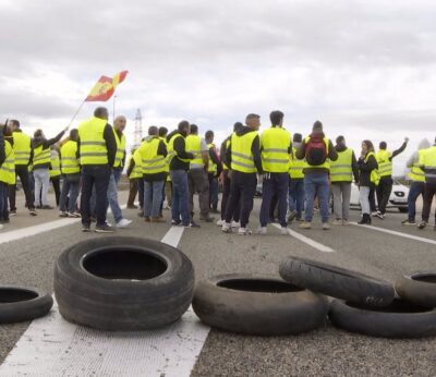 Economía.- Las organizaciones agrarias cortarán hoy simultáneamente en Alicante las autovías de Murcia y Madrid