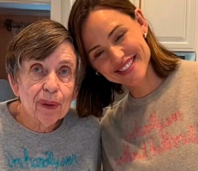 Jennifer Garner bakes a blackberry pie for the BBC with her mother