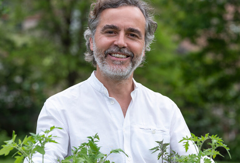 Entrevista a Santiago Palazuelos: «Existen hasta 25.000 variedades de tomate»