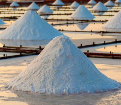 Sea salt: how it is made and how it gets to your plate