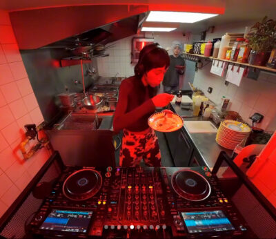 LETHIMCOOK mixes dj sets and gastronomy inside the kitchen