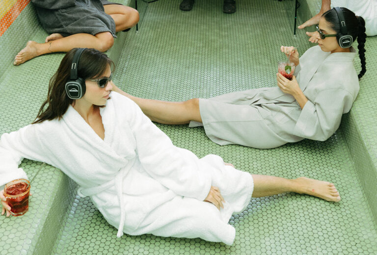 Sound Baths nos sumerge en una experiencia sonora dentro de la piscina del Ojalá