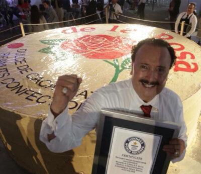 The world’s largest mazapán sets a new Guinness record