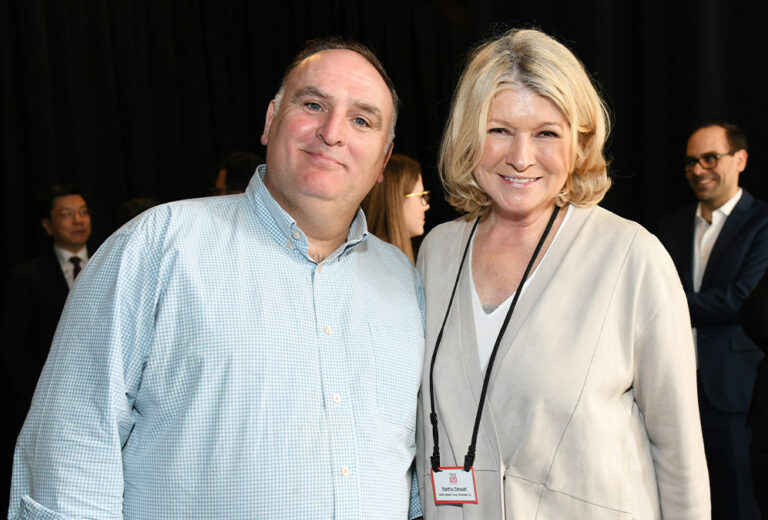 José Andrés y Martha Stewart presentarán un nuevo concurso de cocina de la NBC