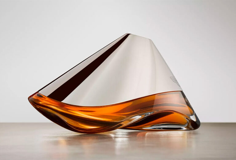 El nuevo whisky de Aston Martin se inspira en su modelo más futurista